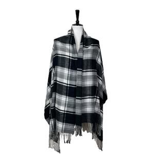 Old Navy Blanket Scarf Wrap Shawl Oblong Fringe Black White Plaid Women One Size